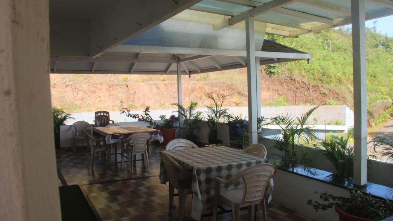 Kollanoor Guest House Madikeri Extérieur photo